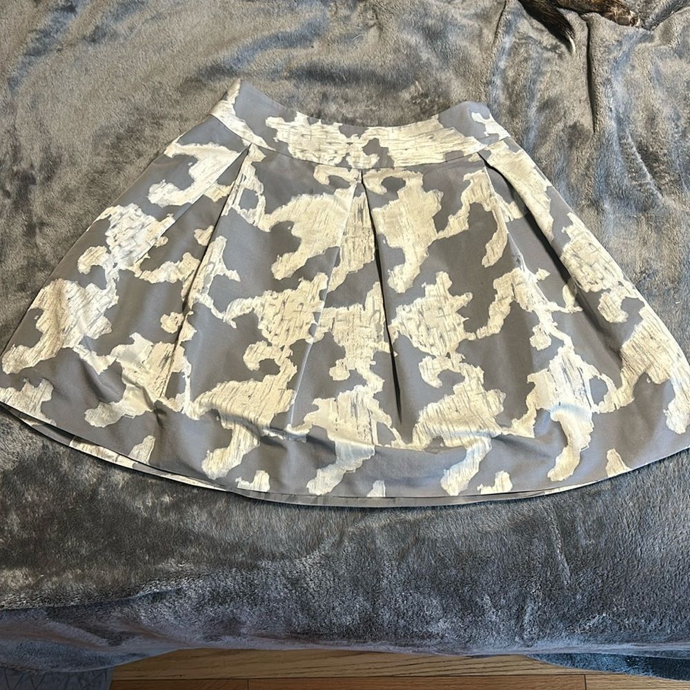 Kate Spade pleat sliver gray skirt size 4